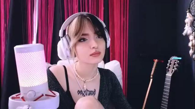 Image 10 of avi_nile Stream on Chaturbate on 1 month ago