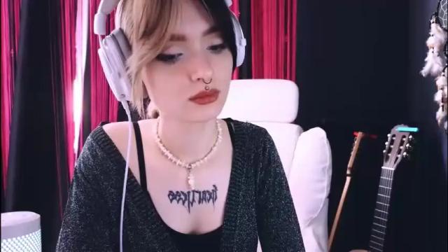 Image 2 of avi_nile Stream on Chaturbate on 1 month ago