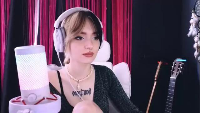 Image 8 of avi_nile Stream on Chaturbate on 1 month ago
