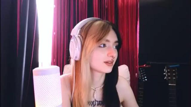 Image 8 of avi_nile Stream on Chaturbate on 1 month ago