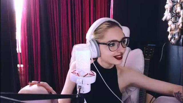 Image 10 of avi_nile Stream on Chaturbate on 1 month ago