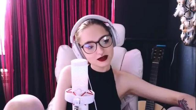 Image 11 of avi_nile Stream on Chaturbate on 1 month ago