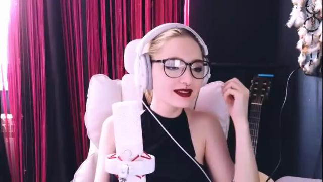 Image 12 of avi_nile Stream on Chaturbate on 1 month ago