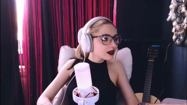 Image 8 of avi_nile Stream on Chaturbate on 1 month ago