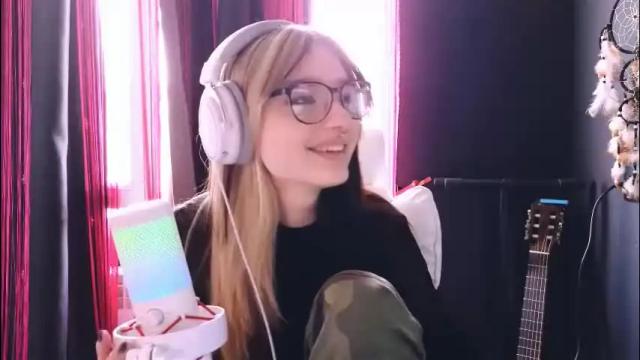 Image 10 of avi_nile Stream on Chaturbate on 1 month ago