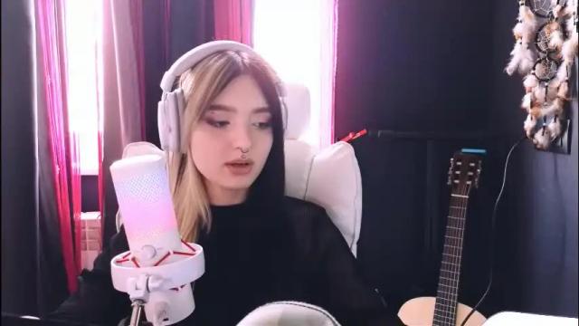 Image 6 of avi_nile Stream on Chaturbate on 1 month ago