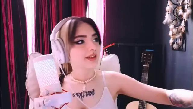 Image 2 of avi_nile Stream on Chaturbate on 1 month ago