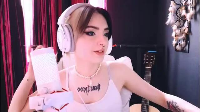 Image 8 of avi_nile Stream on Chaturbate on 1 month ago