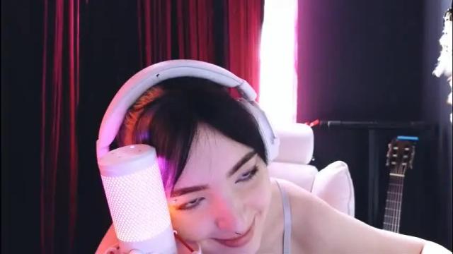 Image 11 of avi_nile Stream on Chaturbate on 1 month ago