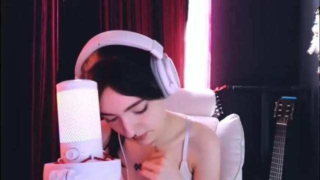 Image 8 of avi_nile Stream on Chaturbate on 1 month ago