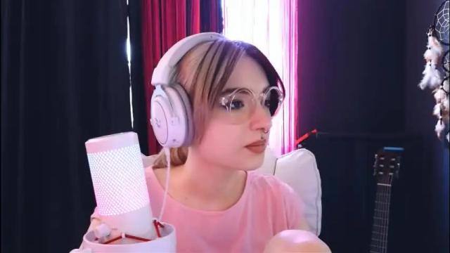 Image 10 of avi_nile Stream on Chaturbate on 1 month ago