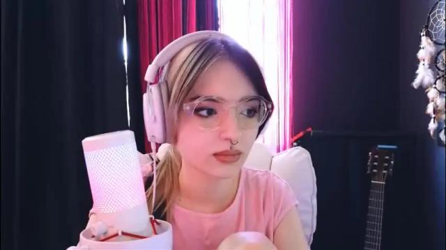 Image 11 of avi_nile Stream on Chaturbate on 1 month ago