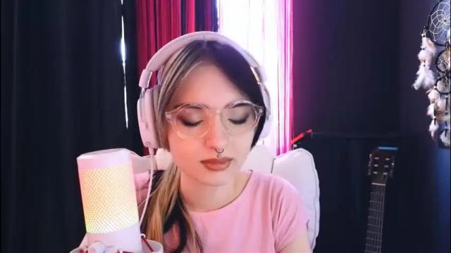 Image 7 of avi_nile Stream on Chaturbate on 1 month ago