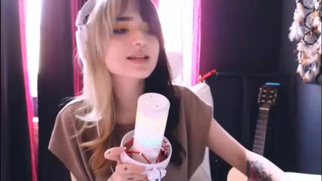 Image 8 of avi_nile Stream on Chaturbate on 1 month ago