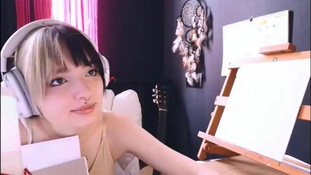 Image 6 of avi_nile Stream on Chaturbate on 22 days ago