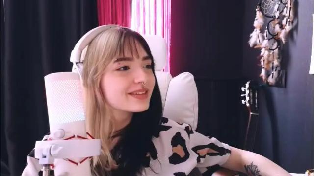 Image 12 of avi_nile Stream on Chaturbate on 18 days ago