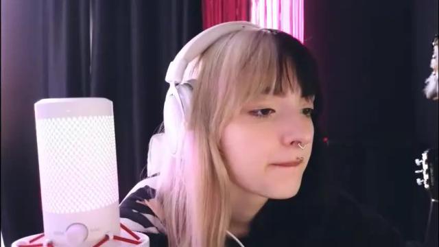 Image 2 of avi_nile Stream on Chaturbate on 18 days ago