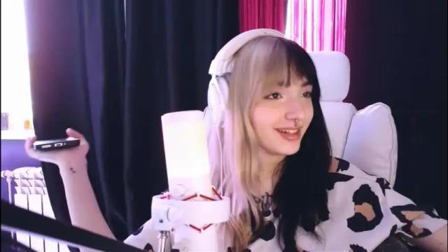 Image 6 of avi_nile Stream on Chaturbate on 18 days ago