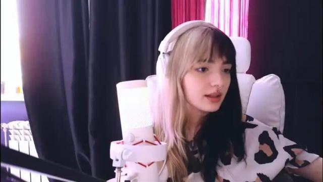 Image 7 of avi_nile Stream on Chaturbate on 18 days ago