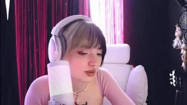 Image 6 of avi_nile Stream on Chaturbate on 16 days ago