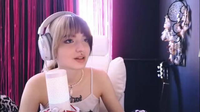 Image 7 of avi_nile Stream on Chaturbate on 17 days ago