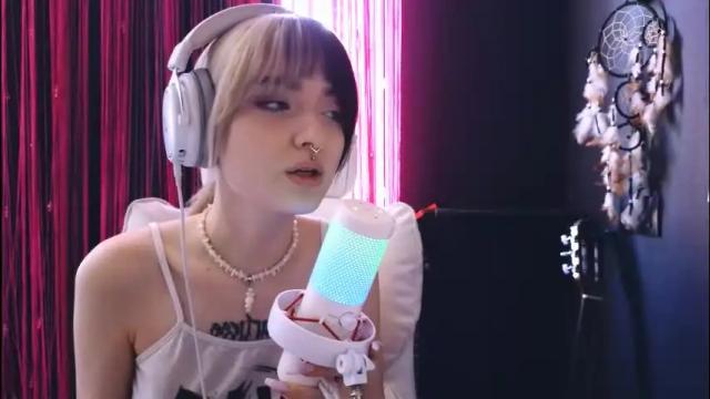 Image 8 of avi_nile Stream on Chaturbate on 17 days ago