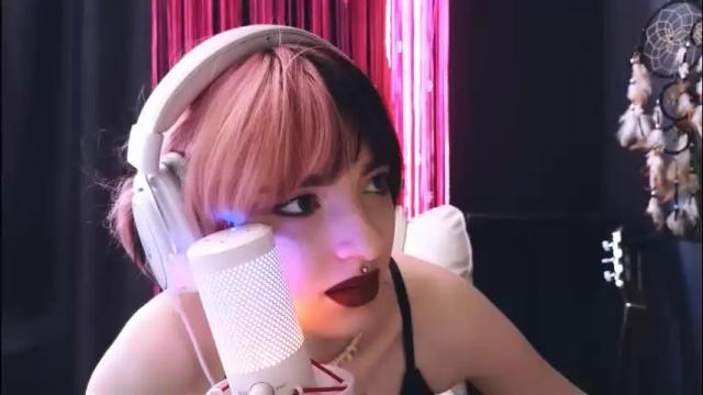 Image 2 of avi_nile Stream on Chaturbate on 14 days ago