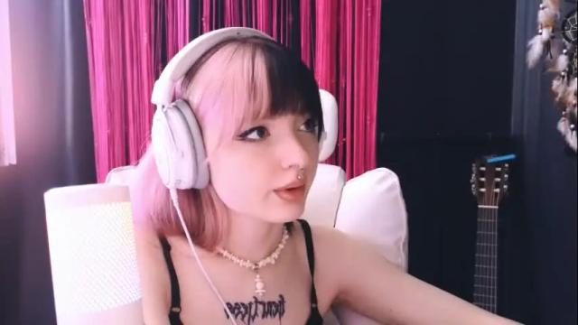 Image 2 of avi_nile Stream on Chaturbate on 8 days ago