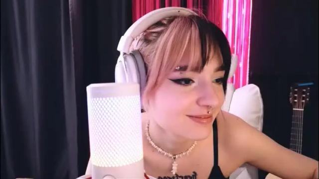 Image 3 of avi_nile Stream on Chaturbate on 7 days ago