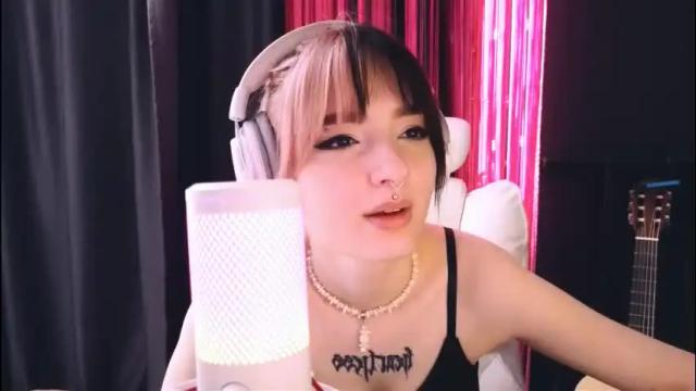 Image 4 of avi_nile Stream on Chaturbate on 7 days ago