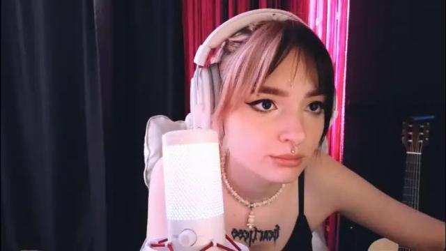 Image 6 of avi_nile Stream on Chaturbate on 7 days ago