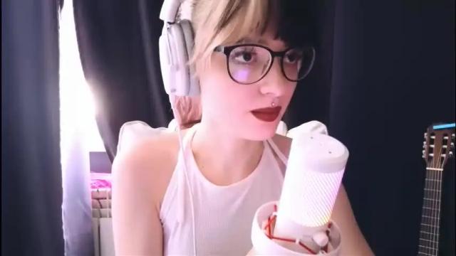 Image 7 of avi_nile Stream on Chaturbate on 5 months ago