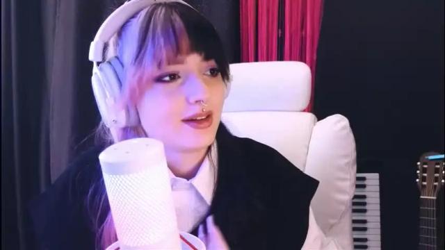 Image 2 of avi_nile Stream on Chaturbate on 4 months ago