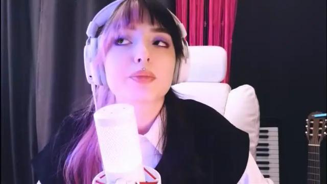 Image 4 of avi_nile Stream on Chaturbate on 4 months ago