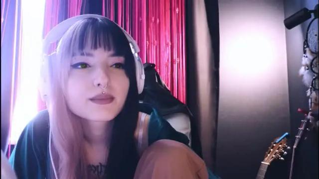 Image 2 of avi_nile Stream on Chaturbate on 4 months ago