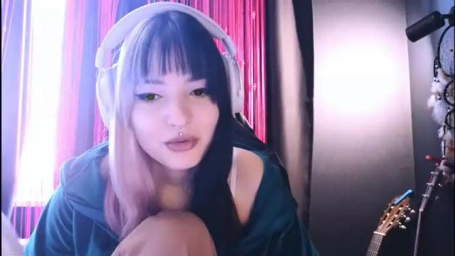 Image 3 of avi_nile Stream on Chaturbate on 4 months ago