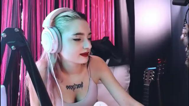 Image 11 of avi_nile Stream on Chaturbate on 4 months ago