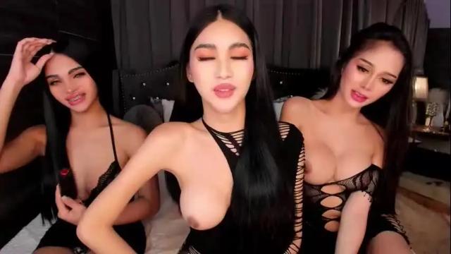 Image 6 of avimiller Stream on Chaturbate on 25 days ago