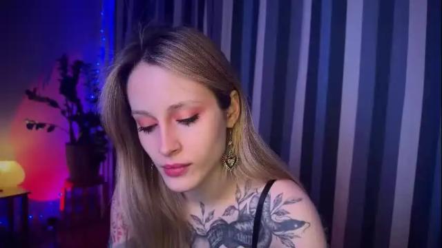 Image 2 of aviva_faith Stream on Chaturbate on 1 month ago