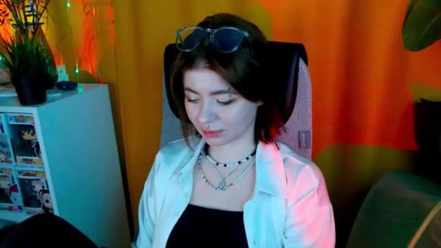 Image 12 of avixoxo Stream on Chaturbate on 15 months ago