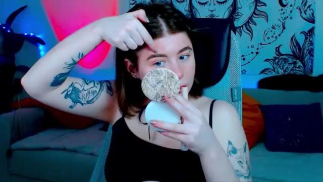 Image 10 of avixoxo Stream on Chaturbate on 14 months ago