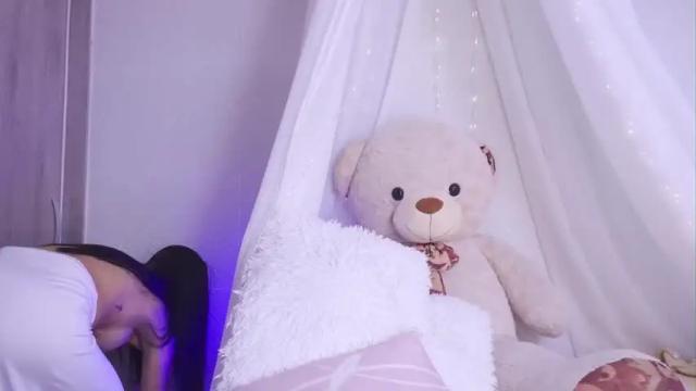 Image 10 of avril_ferrer Stream on Chaturbate on 20 months ago