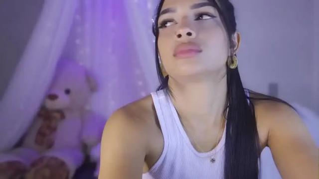 Image 2 of avril_ferrer Stream on Chaturbate on 19 months ago