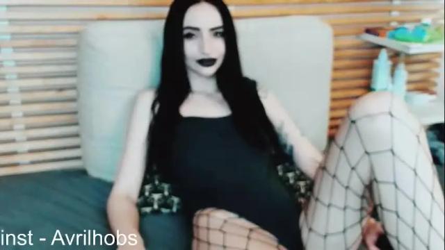 Image 10 of avrilhobs Stream on Chaturbate on 15 days ago
