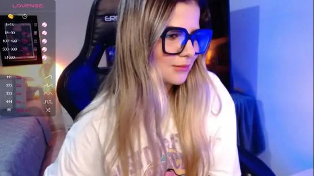 Image 12 of avrill_morgan Stream on Chaturbate on 1 month ago