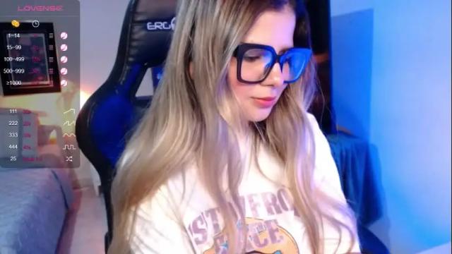 Image 2 of avrill_morgan Stream on Chaturbate on 1 month ago