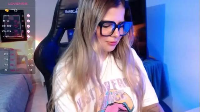 Image 3 of avrill_morgan Stream on Chaturbate on 1 month ago