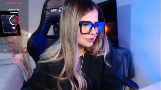 Image 8 of avrill_morgan Stream on Chaturbate on 25 days ago