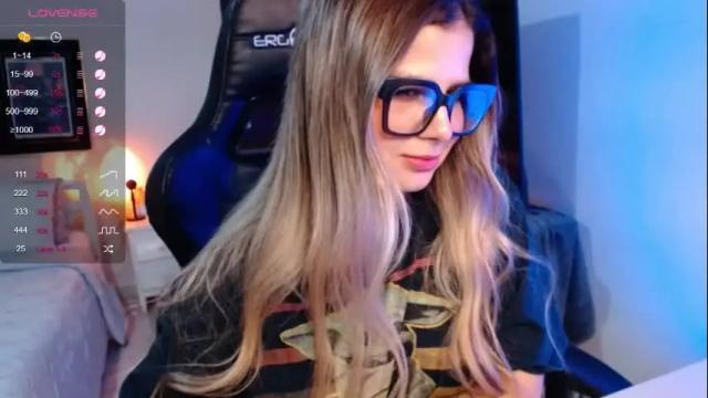 Image 10 of avrill_morgan Stream on Chaturbate on 23 days ago