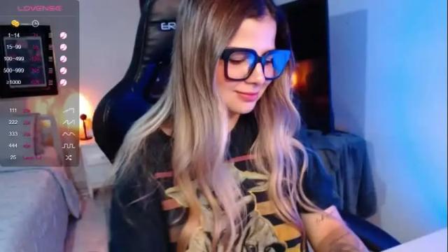 Image 11 of avrill_morgan Stream on Chaturbate on 23 days ago